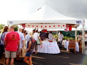 Empty bowl project lahaina Maui at Star Noodle Chef Sheldon Simeon